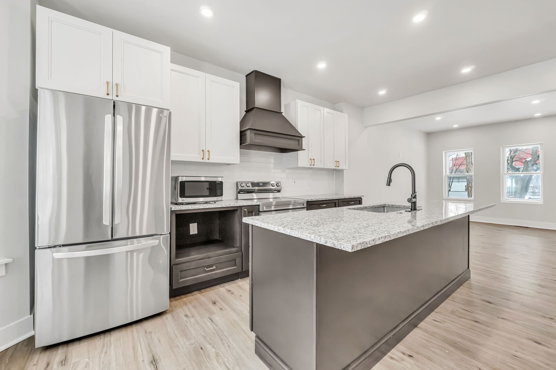 New kitchen and appliances